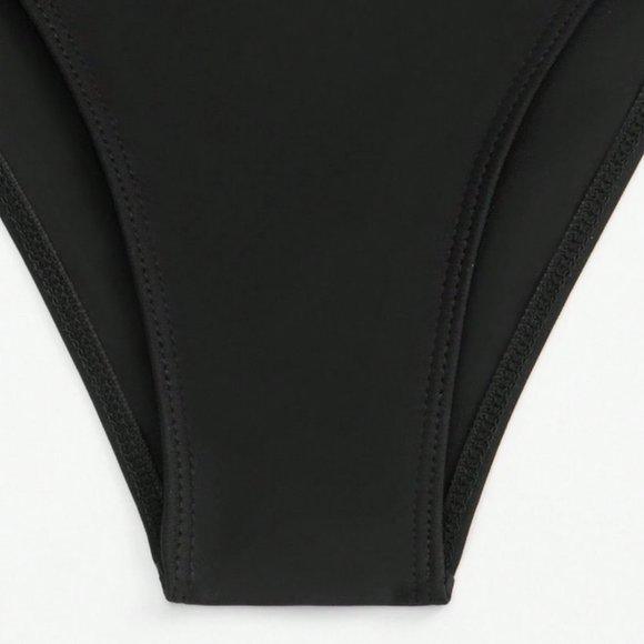 Classic Cut Out Ring Linked One Piece Swimsuit black - Picture 8 of 8